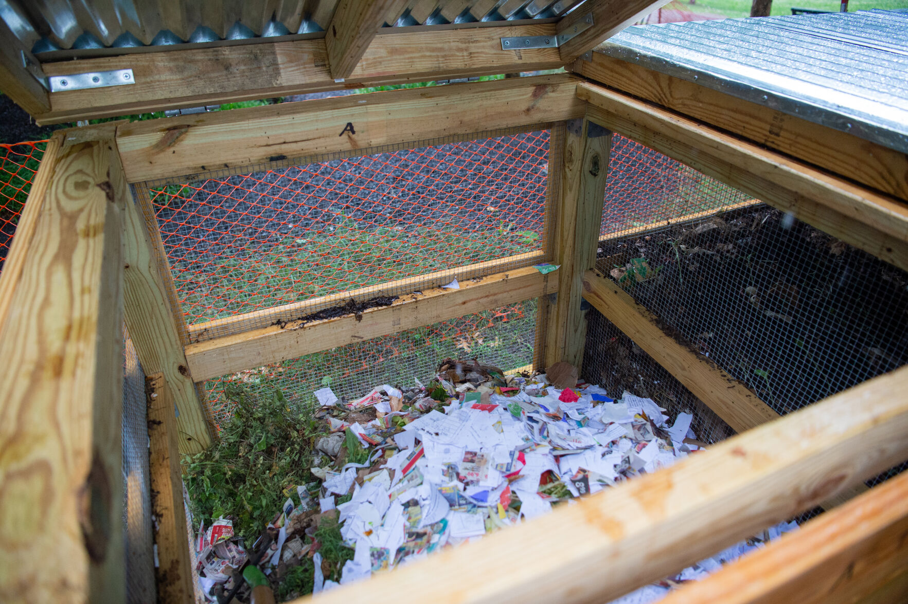 Compost bin-08.jpg